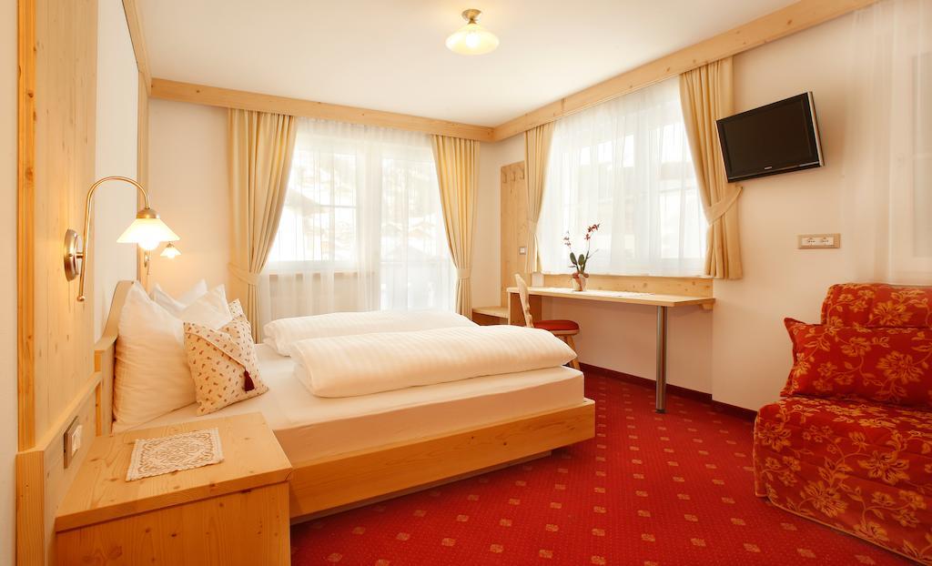 Apartments Antines Selva di Val Gardena Habitación foto
