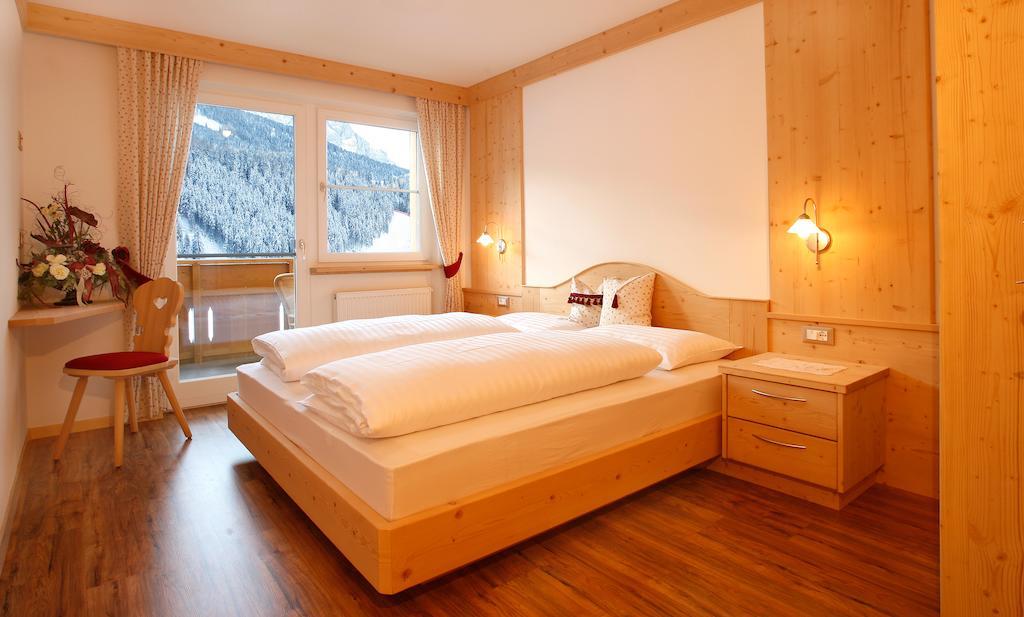 Apartments Antines Selva di Val Gardena Habitación foto